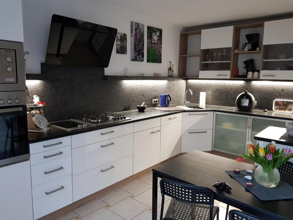 Lavendel Appartement Bornheim  Buitenkant foto